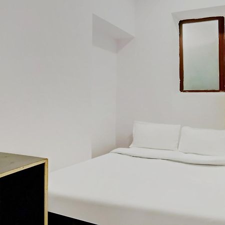 Hotel O North Campus Nuova Delhi Esterno foto